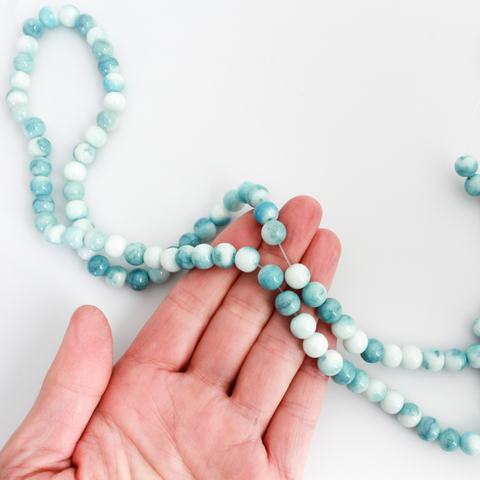 Opaque Blue and White Marbled Crackle Glass Beads 8mm Round - One Strand, about 104pcs/strand