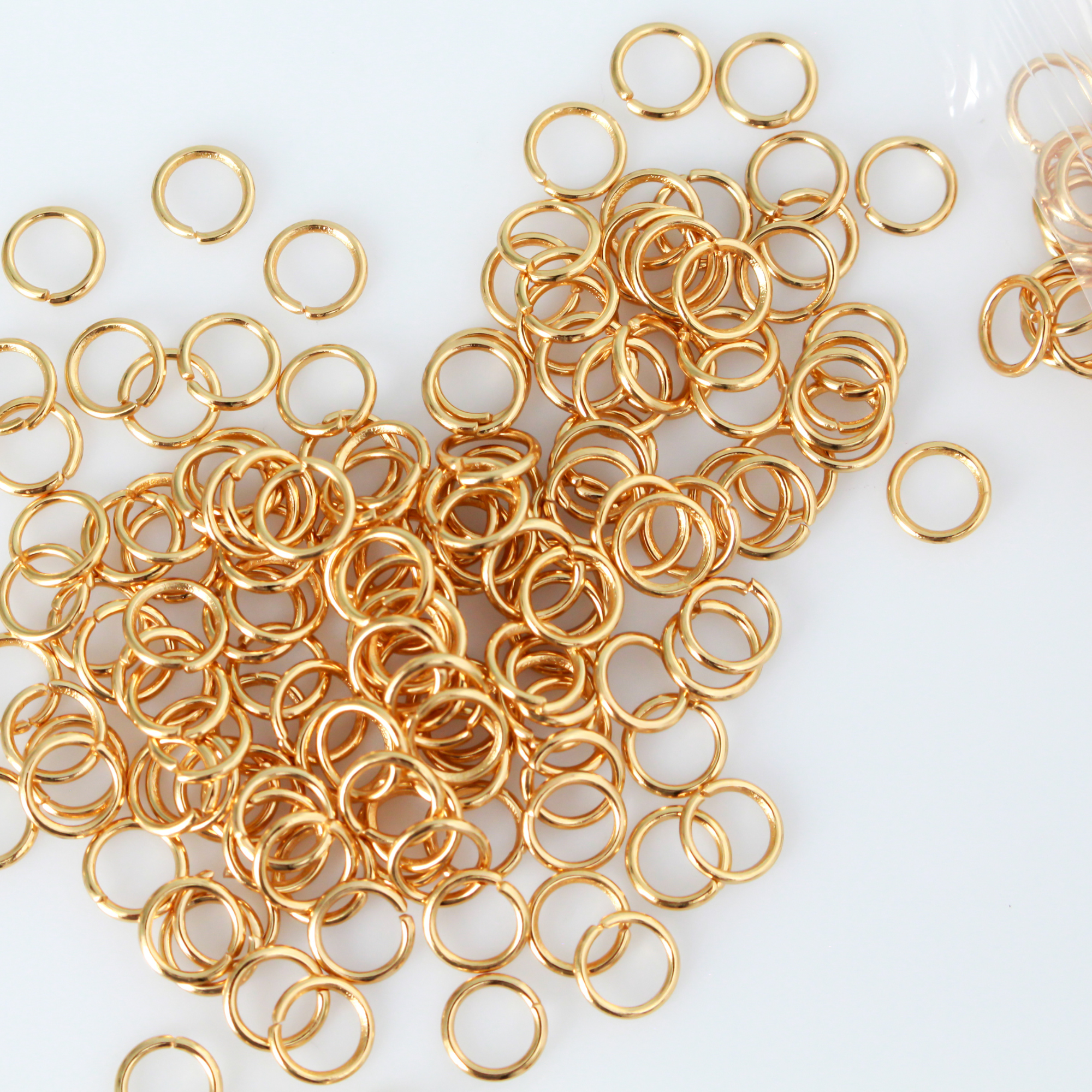 8mm Gold Plated Jump Rings 21 Gauge Iron Based Alloy 100pcs 